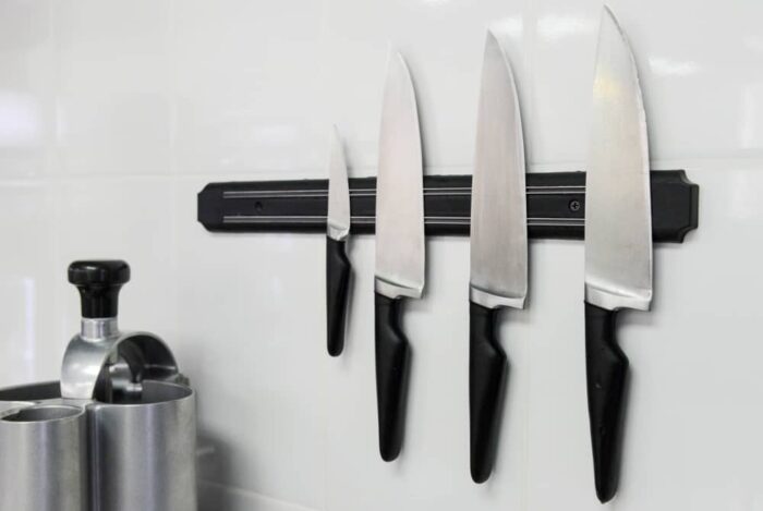 With a knife magnet you will have more room in your drawers and on your counter top.